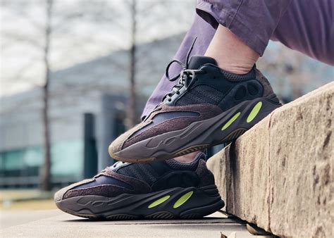 buy adidas yeezy 700 mauve